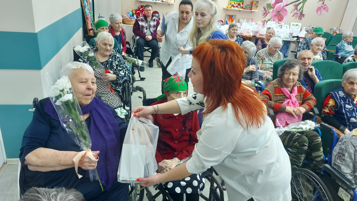 ПОДАРКИ ОТ БФ «СТАРОСТЬ В РАДОСТЬ»