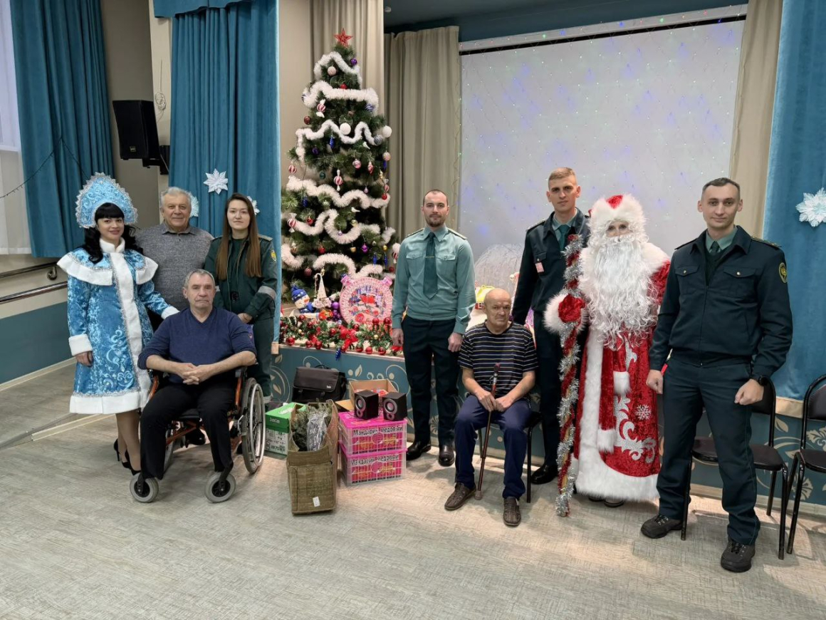 ТАМОЖЕННИКИ ДАРЯТ ТЕПЛО И ЗАБОТУ БЛАГОВЕЩЕНСКОМУ ДОМУ- ИНТЕРНАТУ